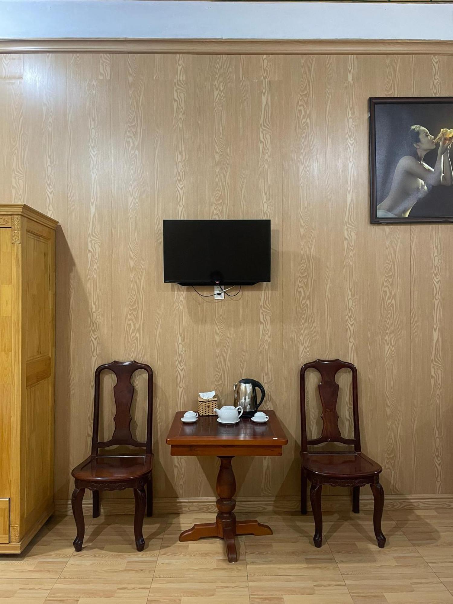 Khach San Huong Xua Hotell Hà Tiên Exteriör bild